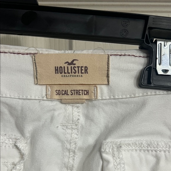 Hollister Women's White Boyfriend Jeans - Picture 2 of 3